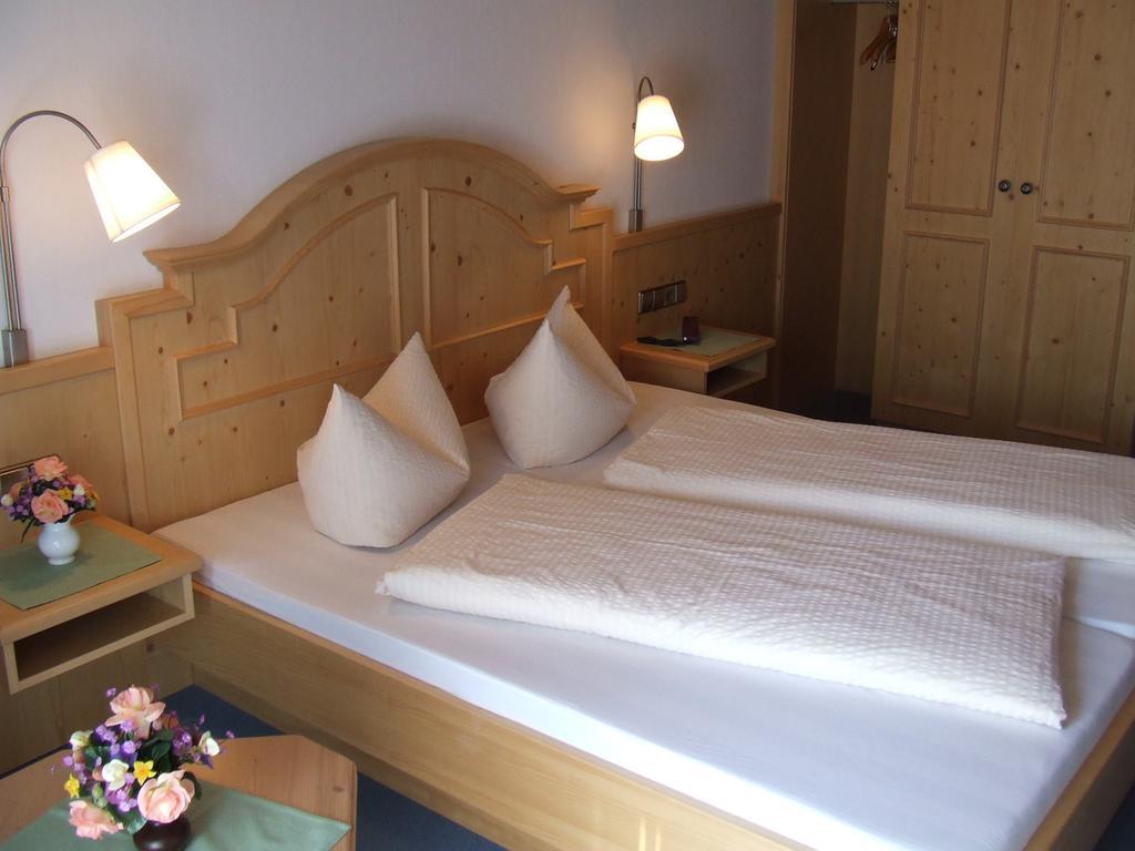 Hotel Drei Lilien Waldbrunn  Zimmer foto